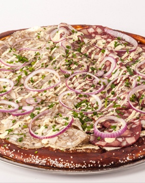 Breznpizza roter und weisser Presssack